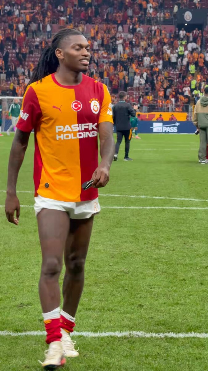Rafael Leao Galatasaray banner