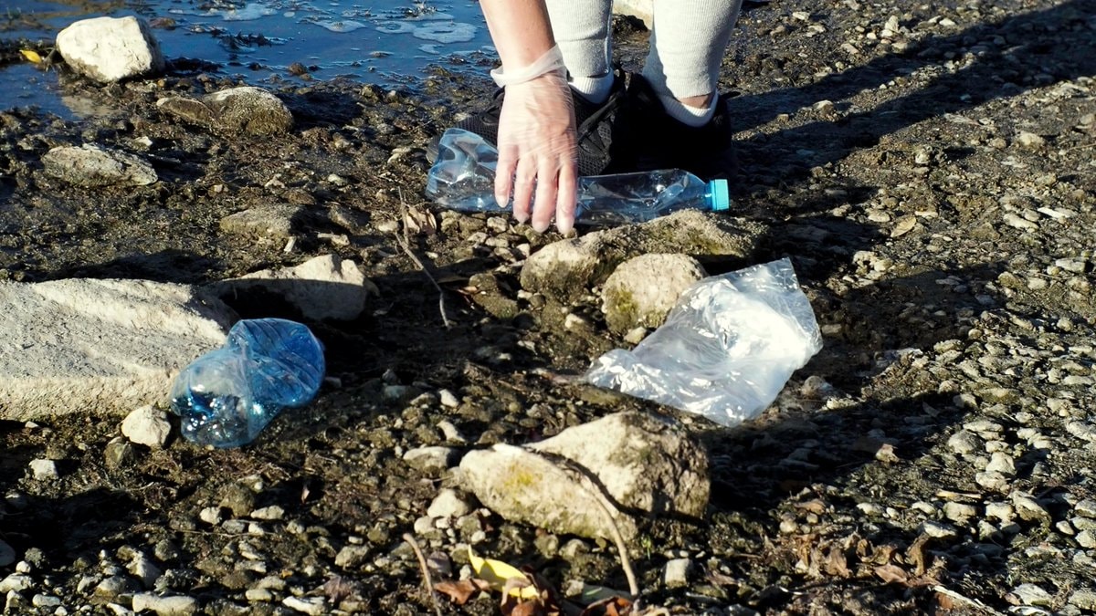 Environmental lawyer faces prison for river cleanup (photo 1 of 2)