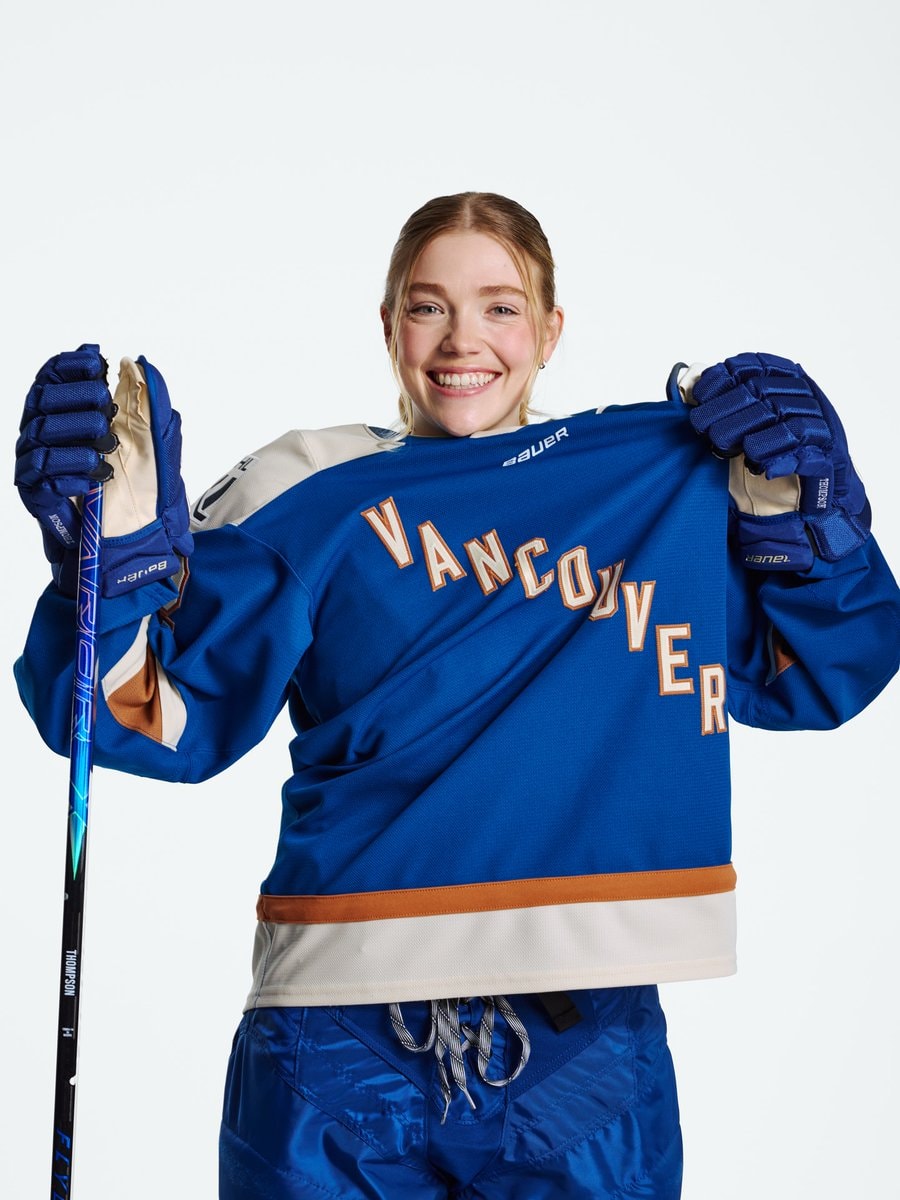 Claire Thompson Vancouver jersey moment Claire Thompson Vancouver jersey moment