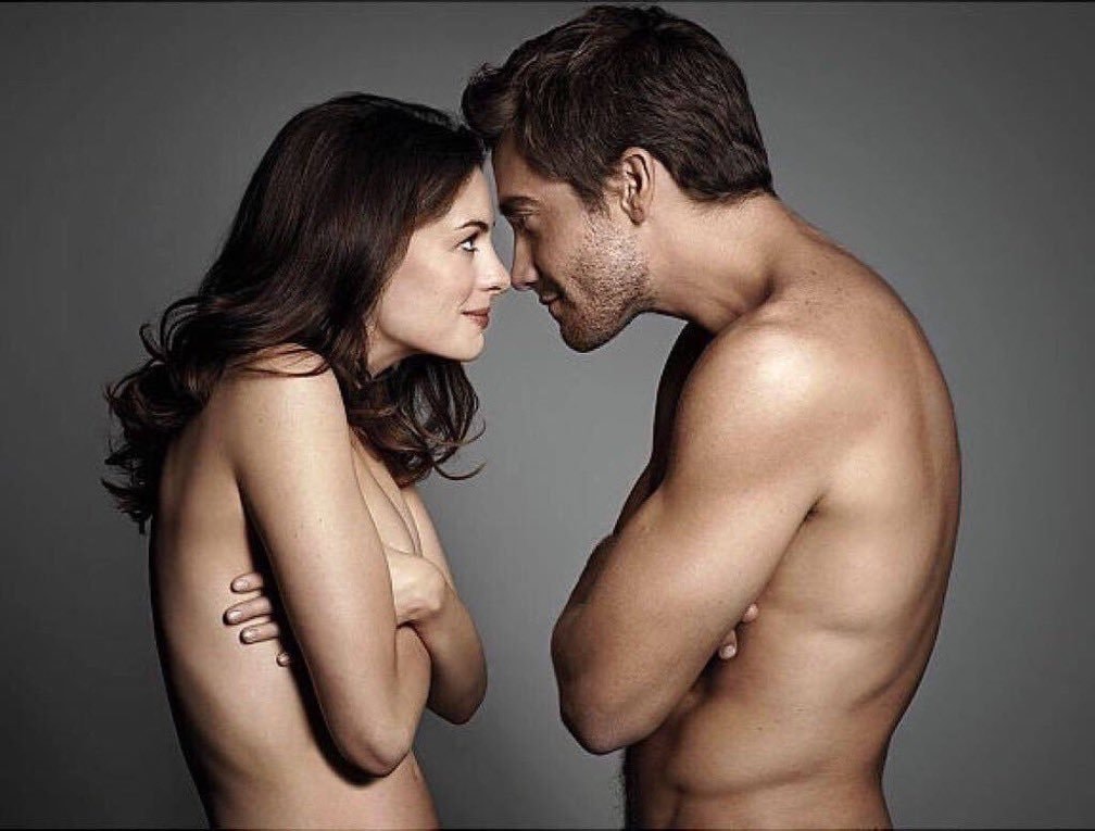 Anne Hathaway Jake Gyllenhaal photoshoot chemistry (photo 2 of 3)