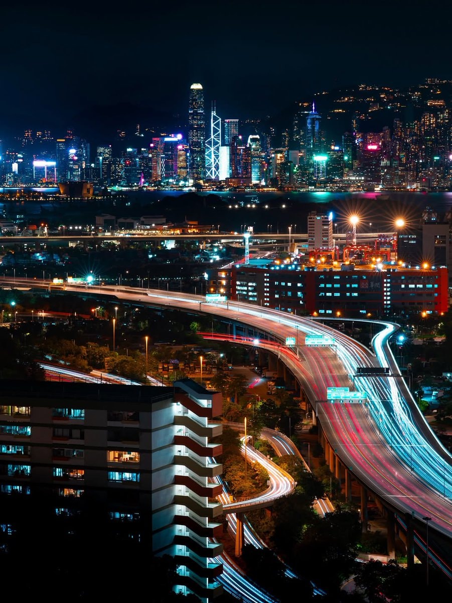 Hong Kong Nighttime Skyline 🇭🇰 (photo 2 of 4)