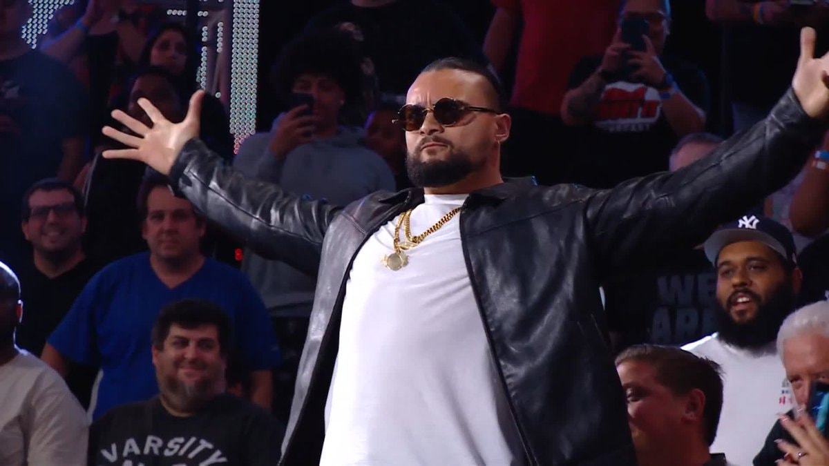 Mike Santana arrives to NXT