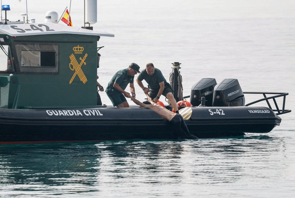 Ceuta border surge trafficking mafias (photo 1 of 4)