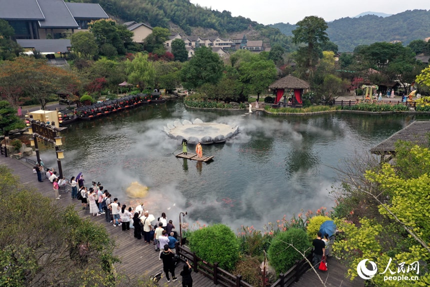 Gexian Village Shangrao autumn (photo 2 of 4) Gexian Village Shangrao autumn (photo 2 of 4)