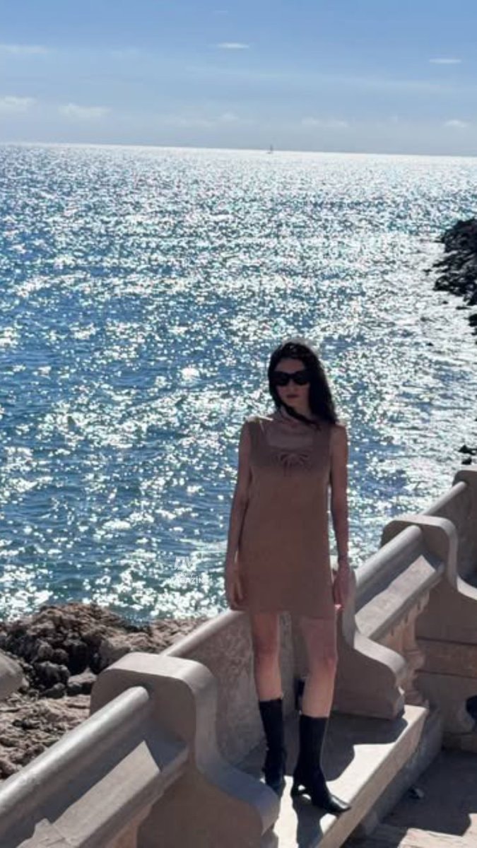 Hazar Ergüçlü new social media photos