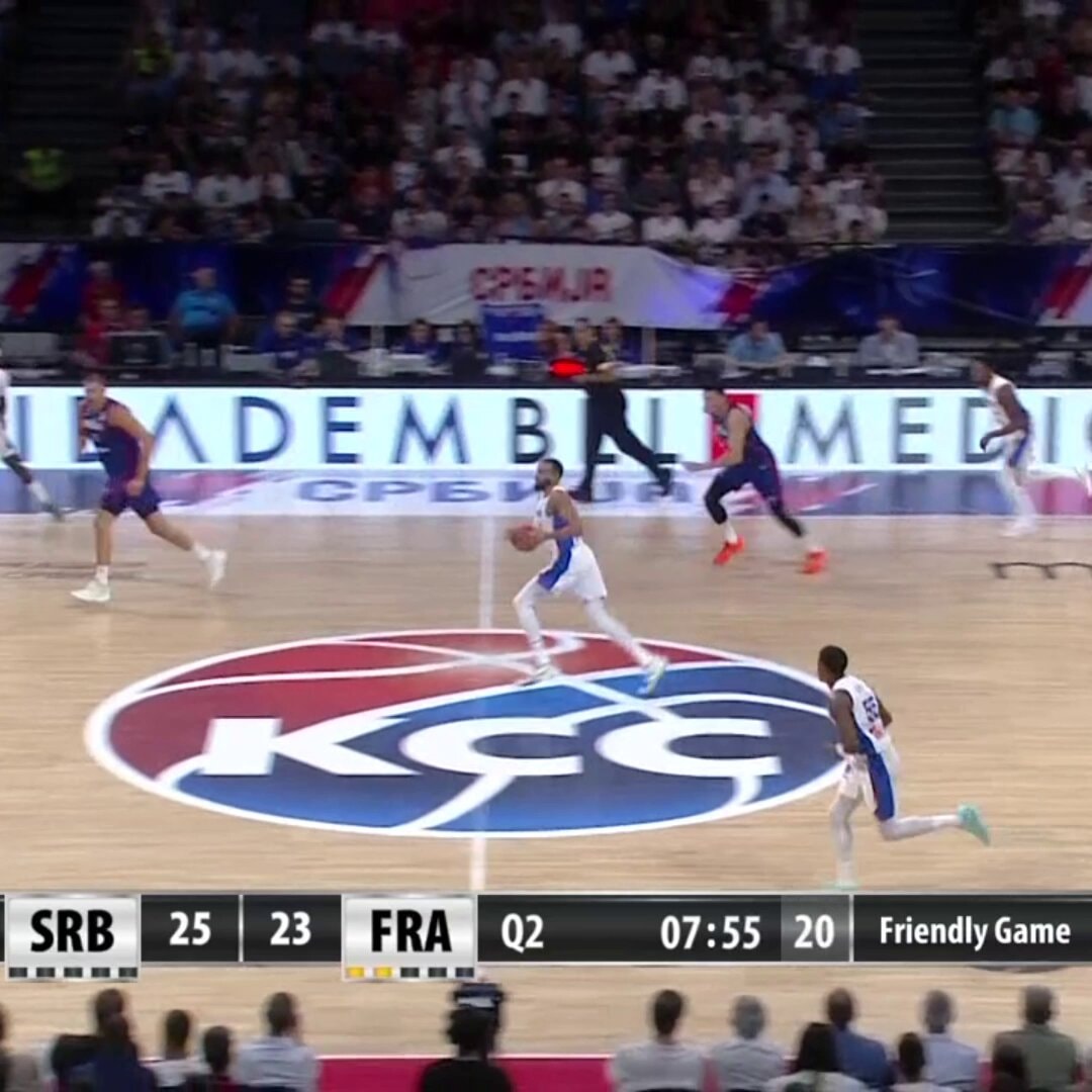 Victor Wembanyama reverse lob slam