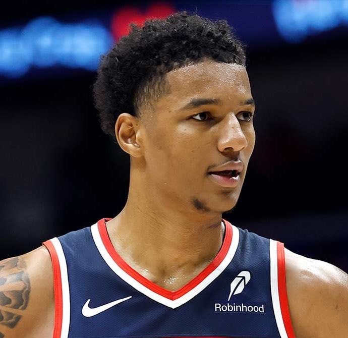 Julian Reese Pelicans signing