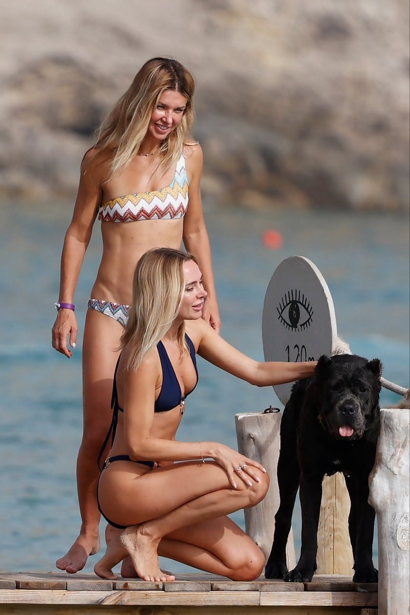 Kimberley Garner Ibiza sun (photo 3 of 4)