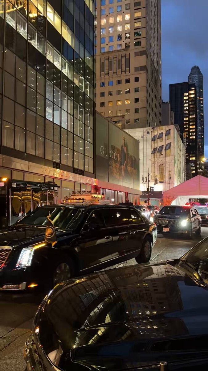 Donald Trump motorcade to Leaders Reception