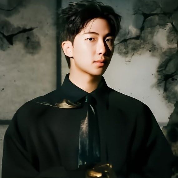 RM Complex Magazine best dressed (photo 1 of 2)