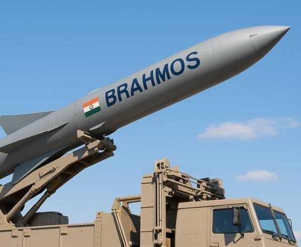 BrahMos missile on military vehicle (photo 1 of 2) BrahMos missile on military vehicle (photo 1 of 2)