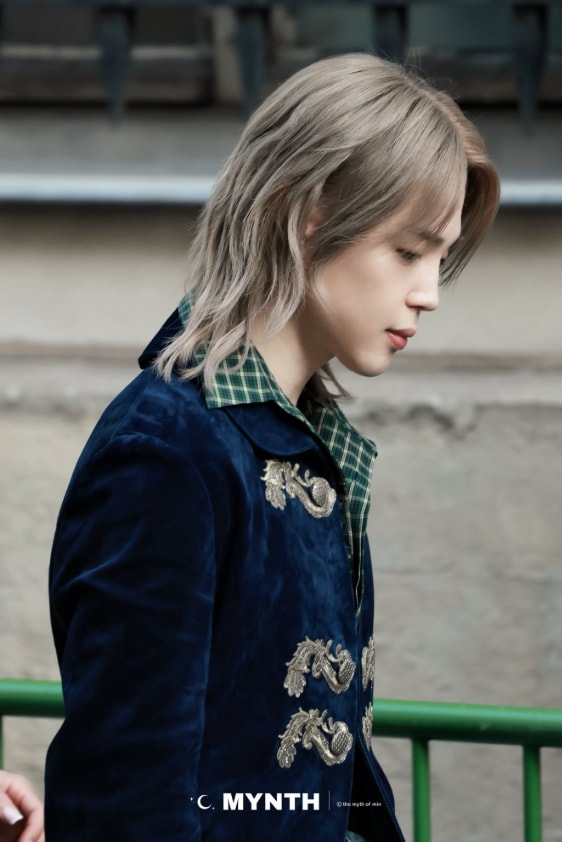 Jimin Dior Paris Fashion Week (photo 2 of 2)
