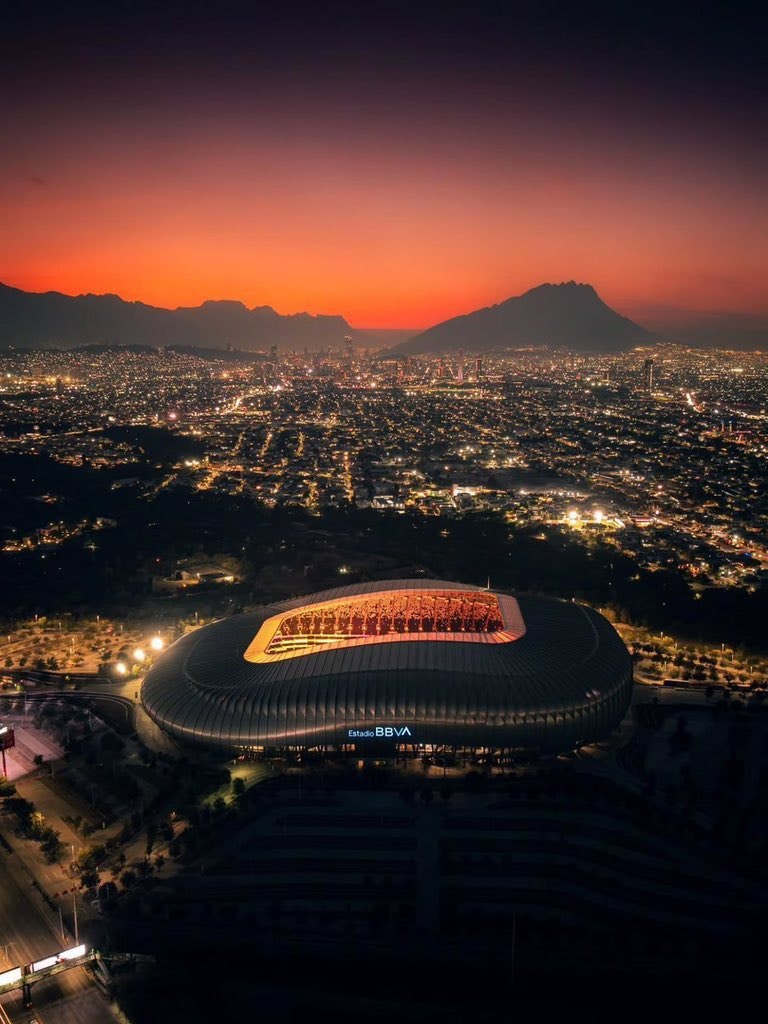 Estadio Monterrey at dusk ✨ (photo 2 of 2)