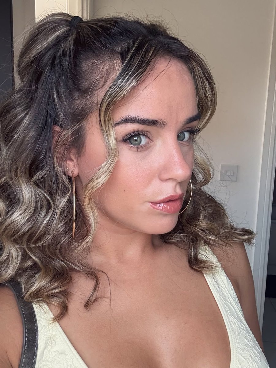 Georgia May Foote 😍🔥 (photo 3 of 3)