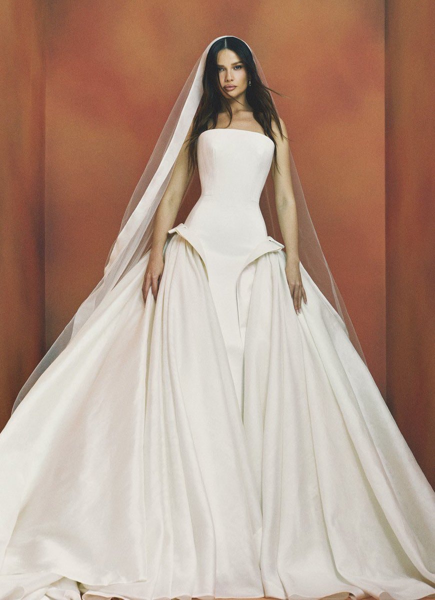 Juliette reveals her wedding dress