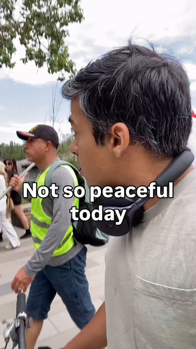 Canadian man confronts Pahlavi supporters