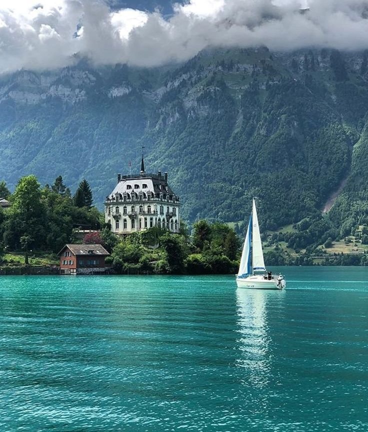 Switzerland lake castle (photo 4 of 4)