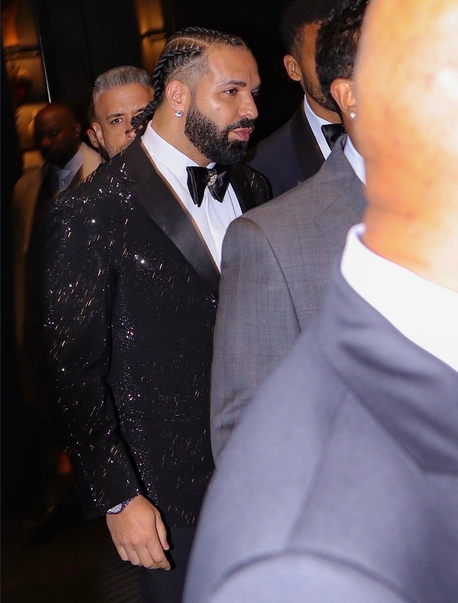 Drake in NYC for his birthday (photo 2 of 2)
