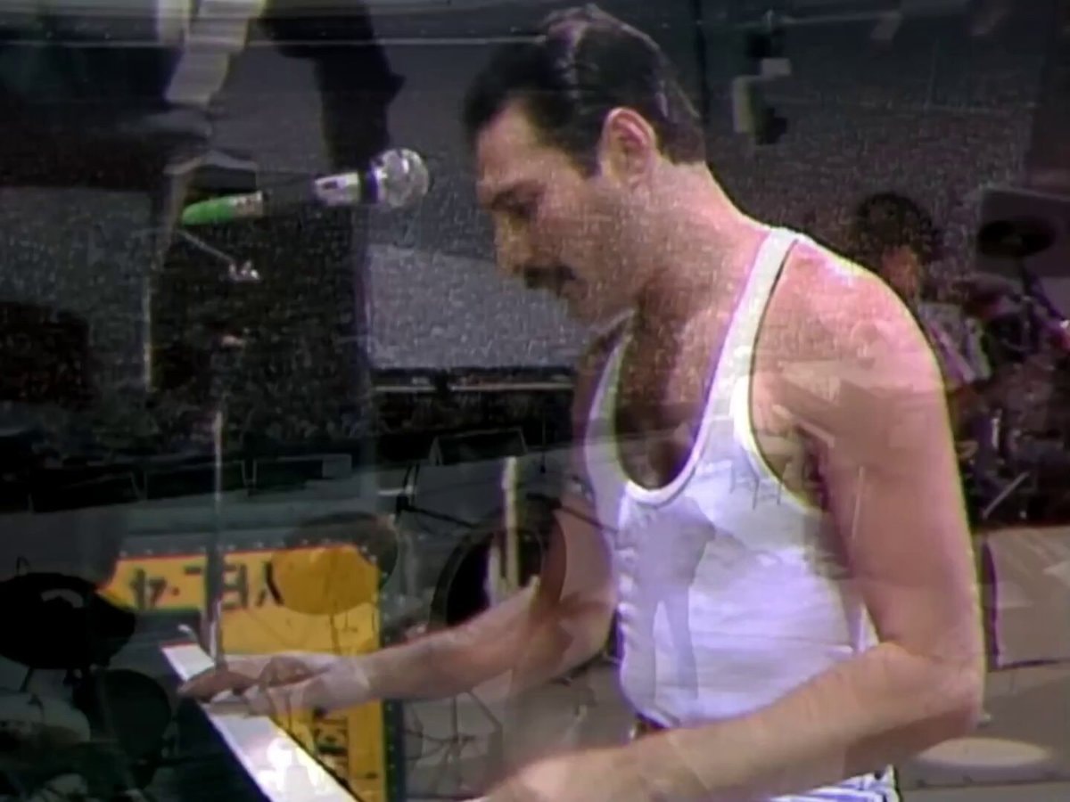 Freddie Mercury piano live ❤️🎹