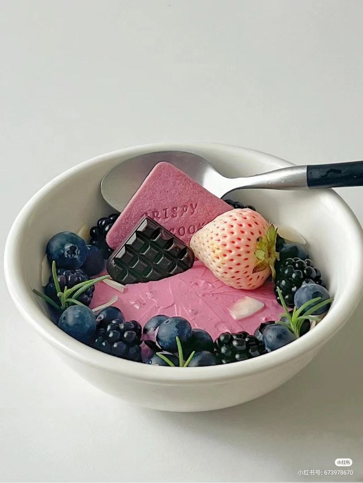 pink smoothie breakfast vibes (photo 2 of 2)