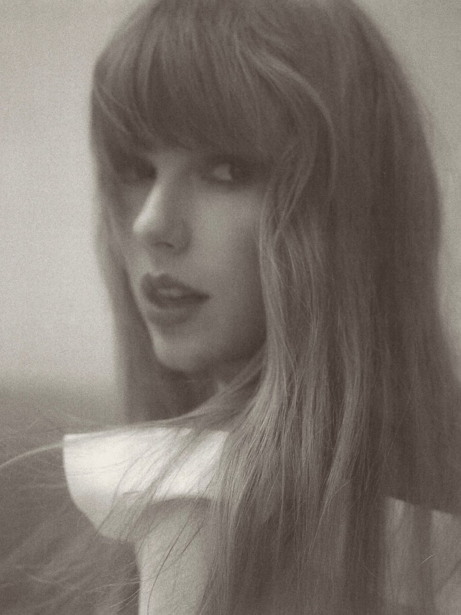 Taylor Swift debut 20 years ago (photo 2 of 2)