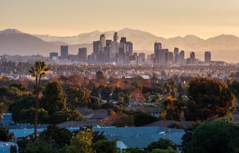 Cityscape sunset mountains (photo 3 of 4)