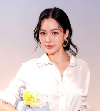 Lingling Kwong Paris Fashion Week