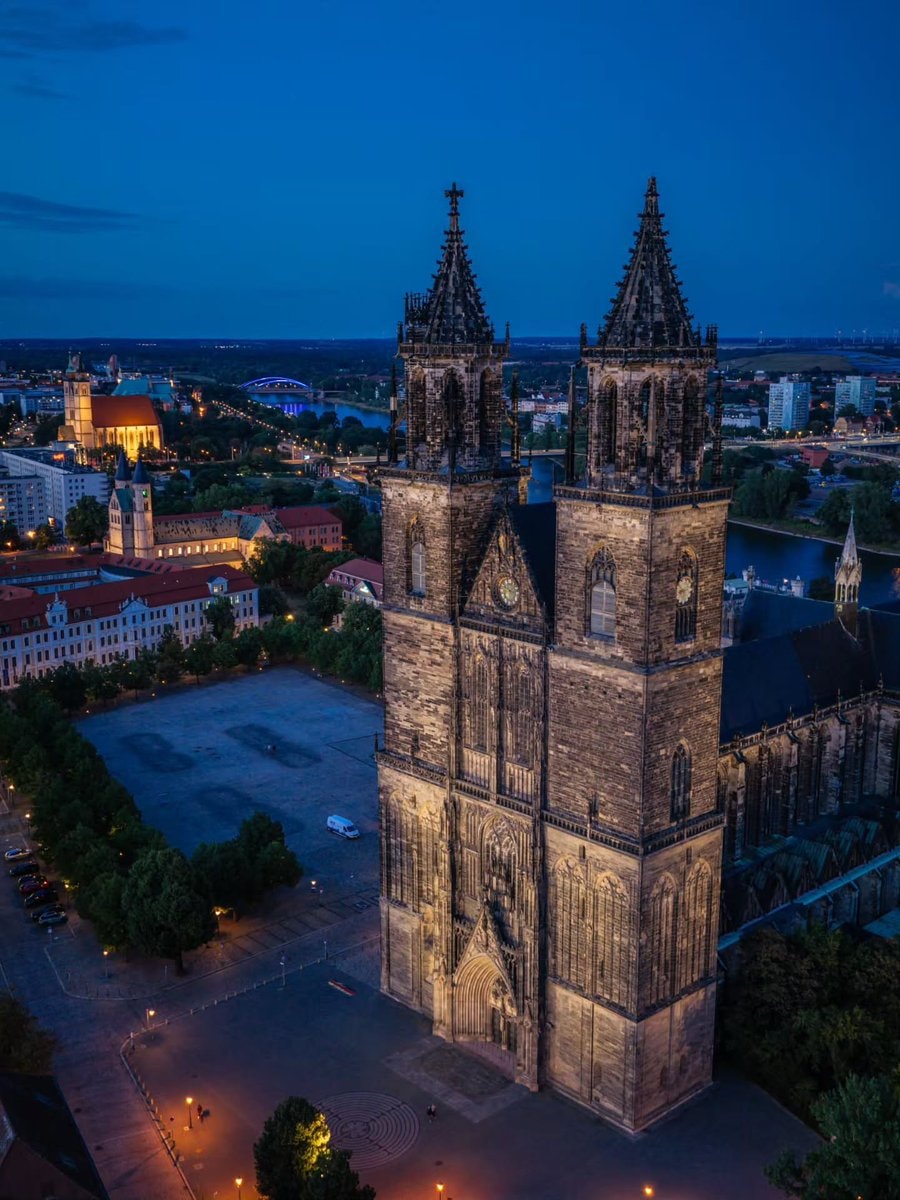 Edinburgh cathedral spires