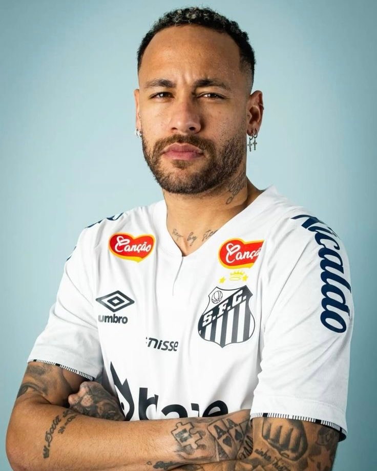 Neymar Jr. denies scolding young Santos players