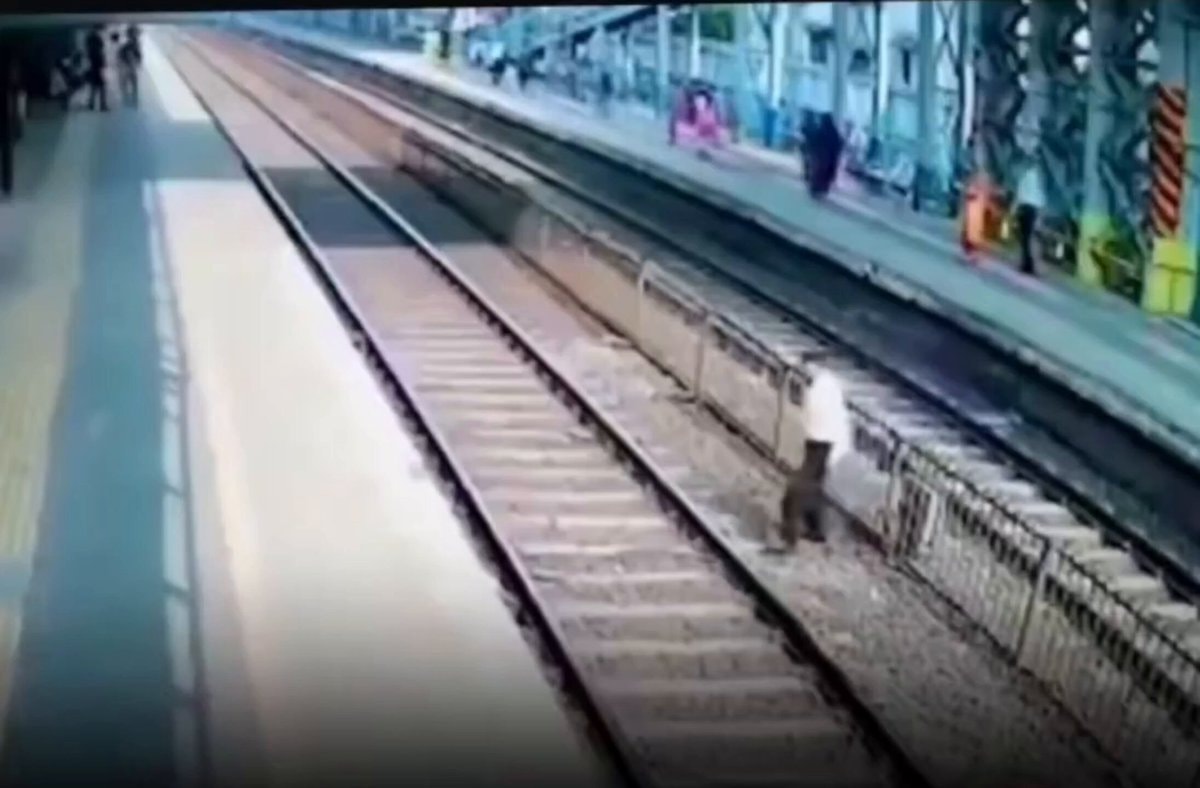 Man risks life for shoes on train tracks