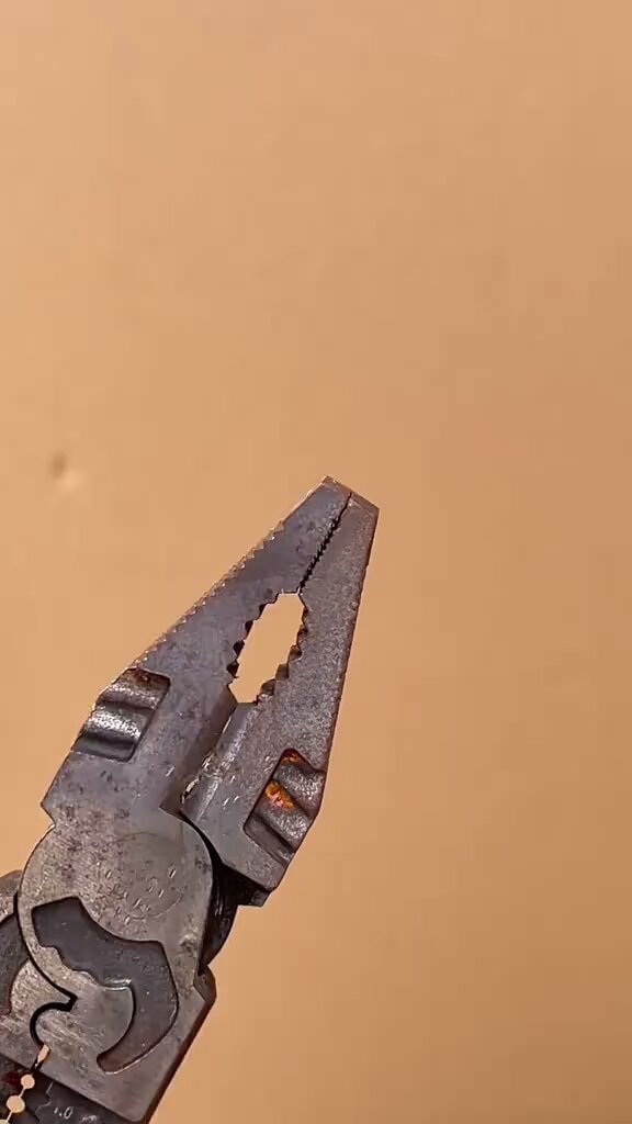 Wire splice failure twist