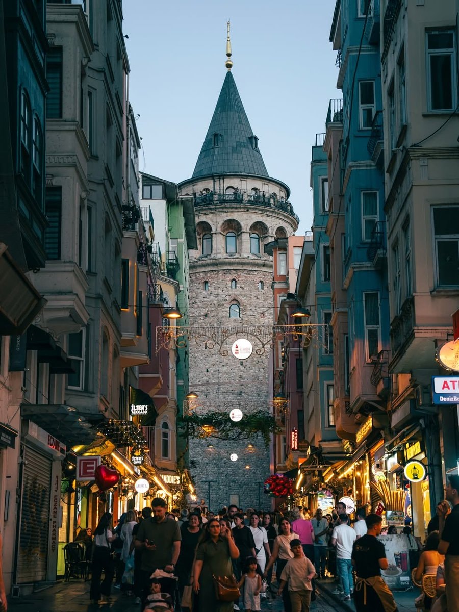 Istanbul mosques at dusk (photo 2 of 4)