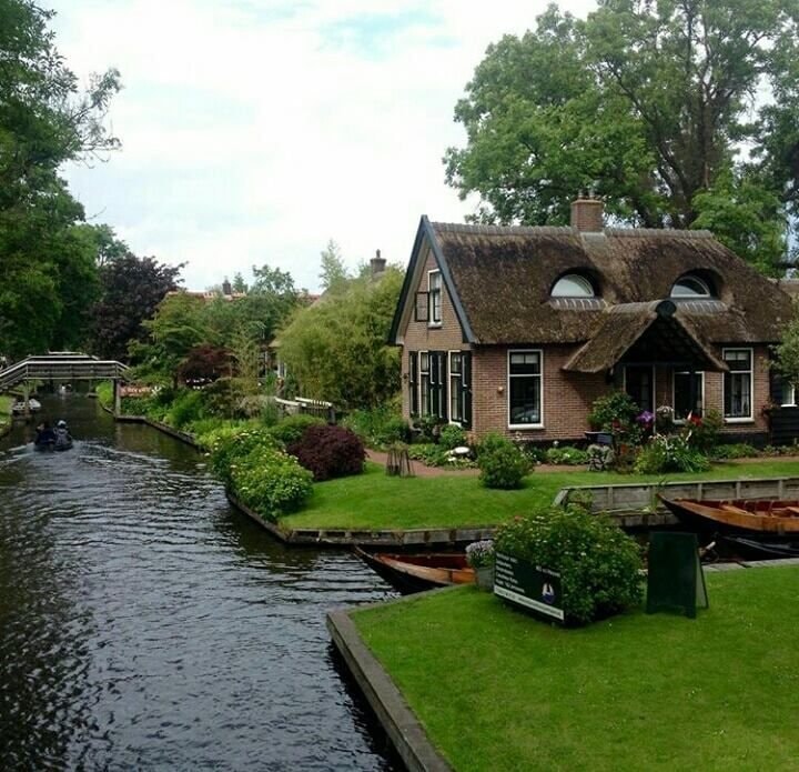 Giethoorn Netherlands (photo 3 of 4)