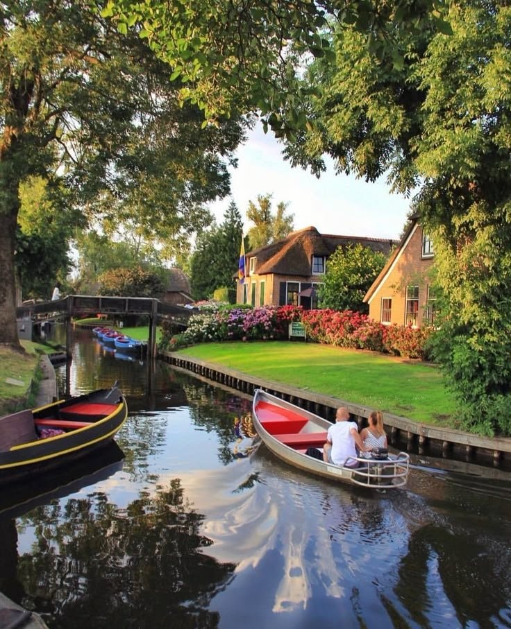 Netherlands canal village cottages (photo 3 of 4)