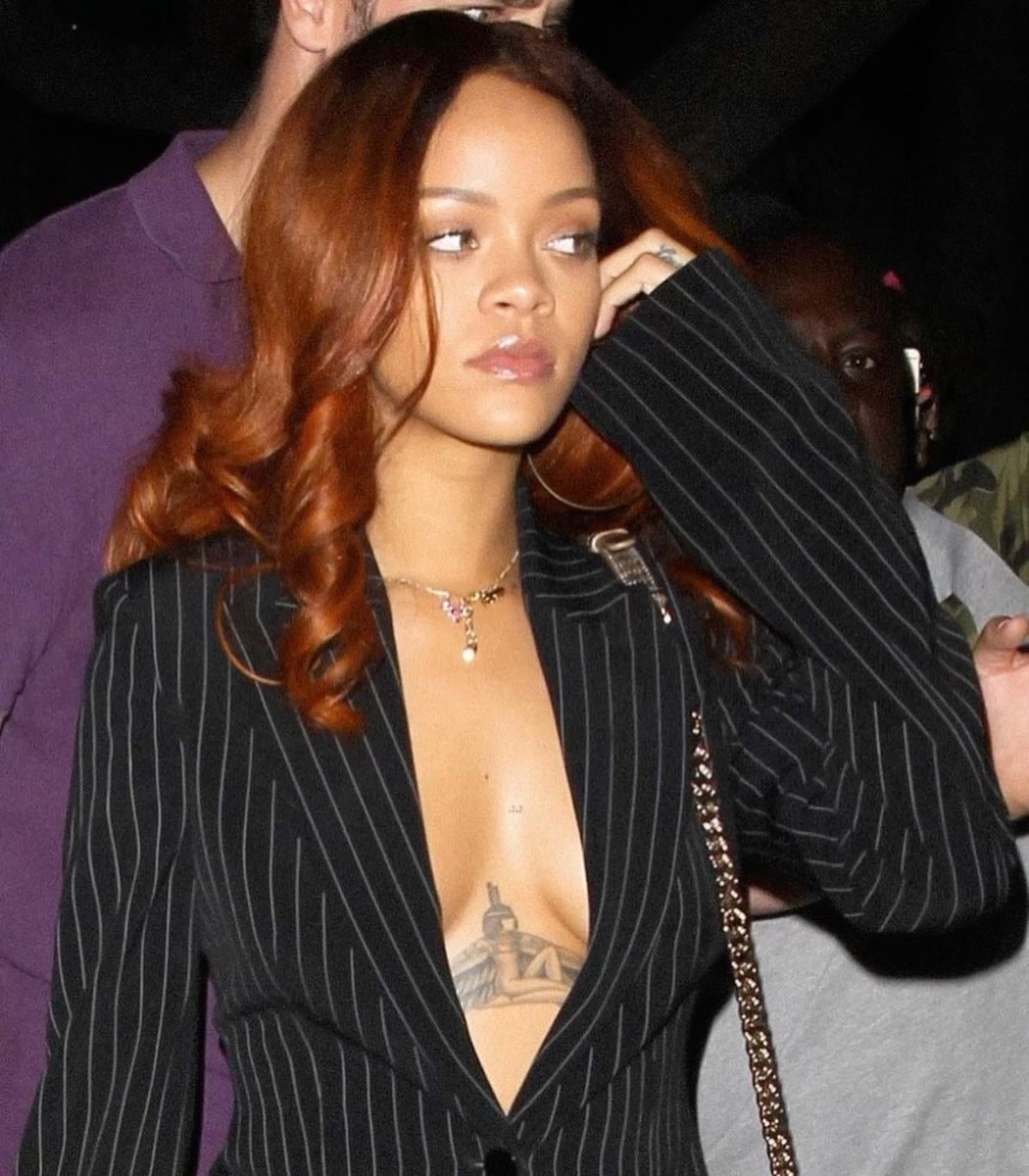 Rihanna candid moment