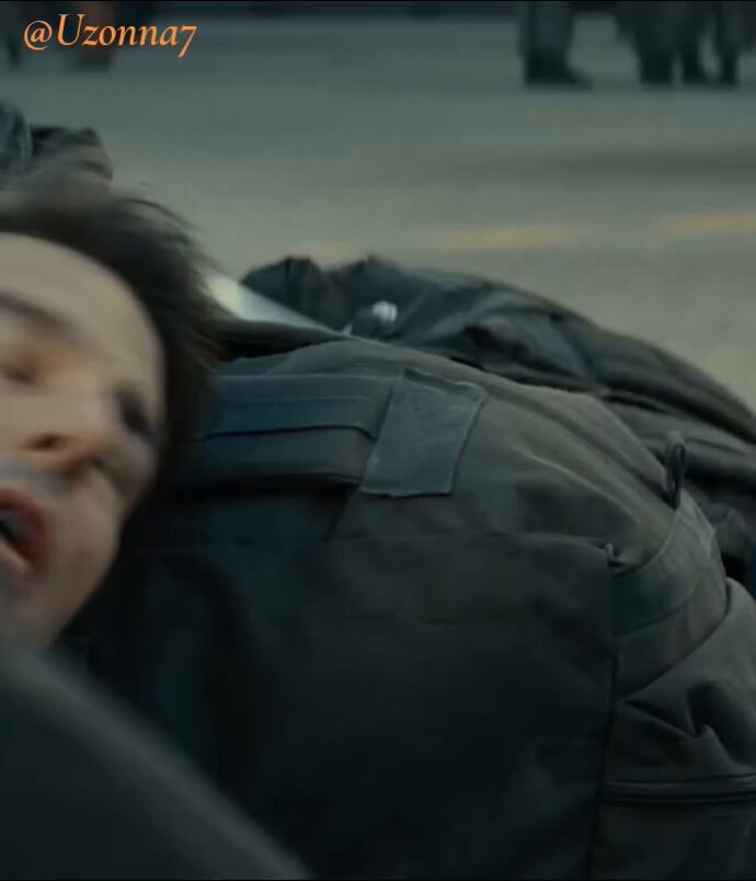 Edge of Tomorrow Tom Cruise tactical scene