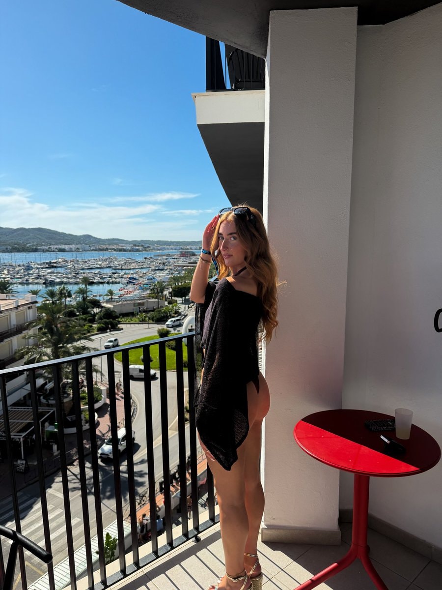 Red hair balcony glow 🔥