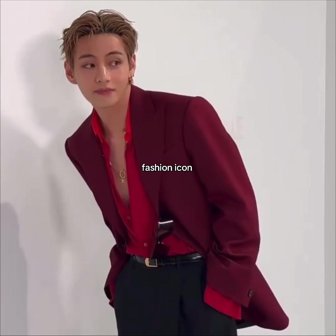 Kim Taehyung Celine SS27 show