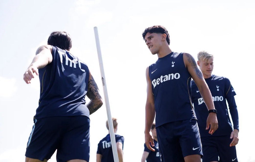 Tottenham training ahead of Getafe (photo 2 of 4)