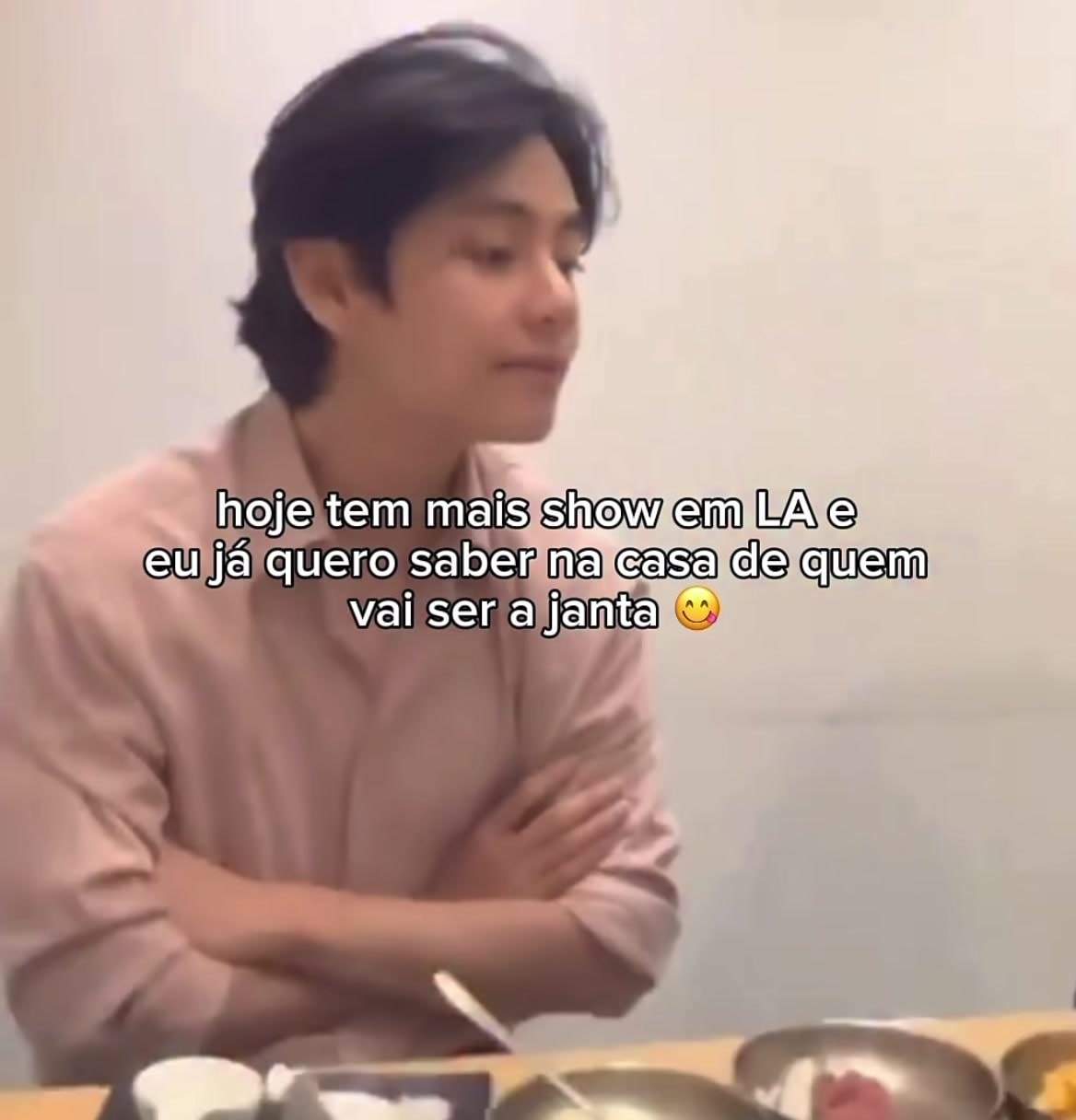 Taehyung asks about LA show dinner plans Taehyung asks about LA show dinner plans
