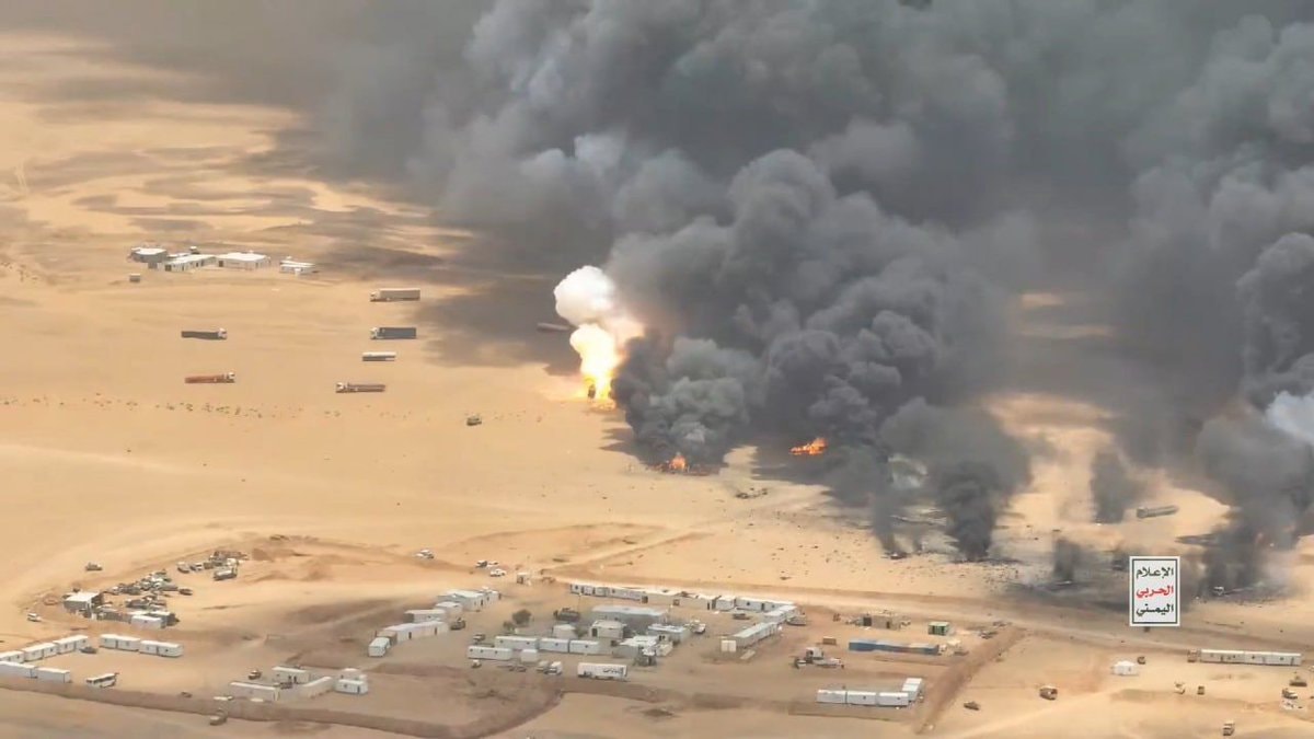 Houthi missile strike on Saudi supply convoy