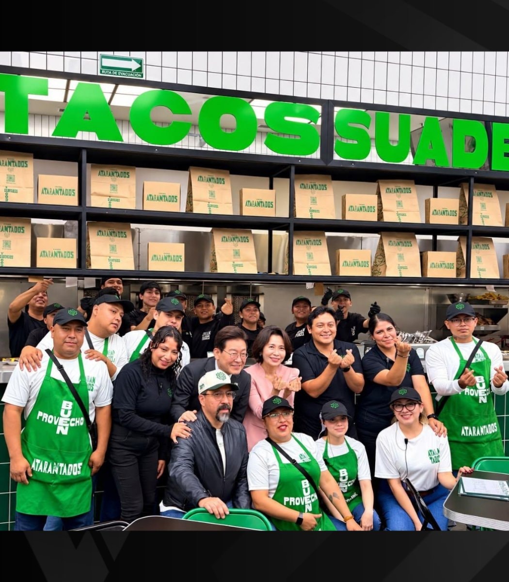 Lee Jae-myung eats tacos in Mexico (photo 2 of 2)
