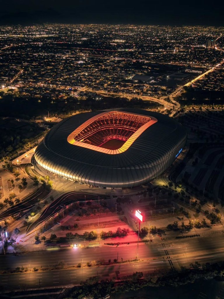 Estadio Monterrey at dusk ✨