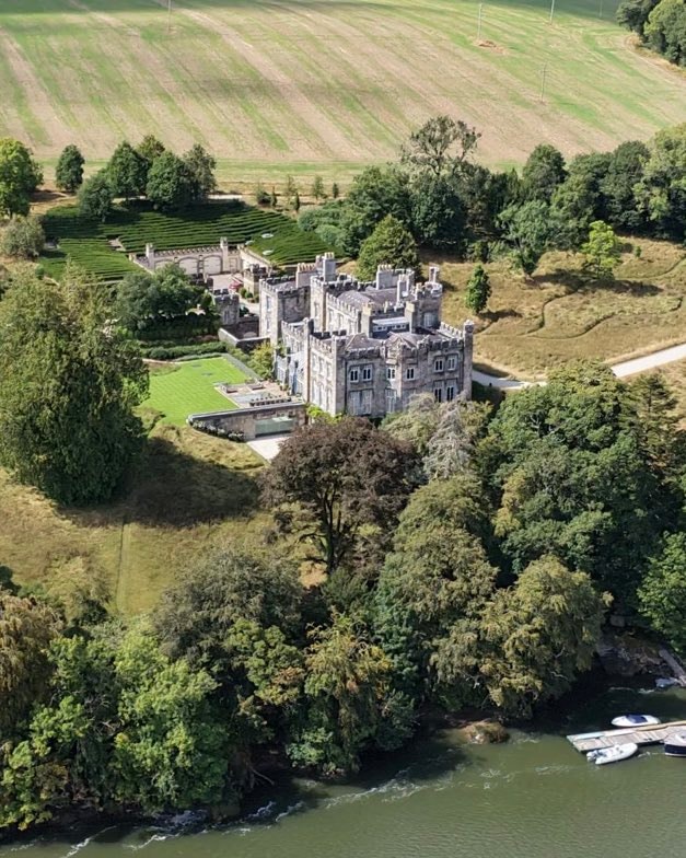 Mark Zuckerberg Ireland castle