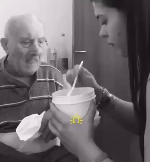 father with Alzheimer's recognizes daughter