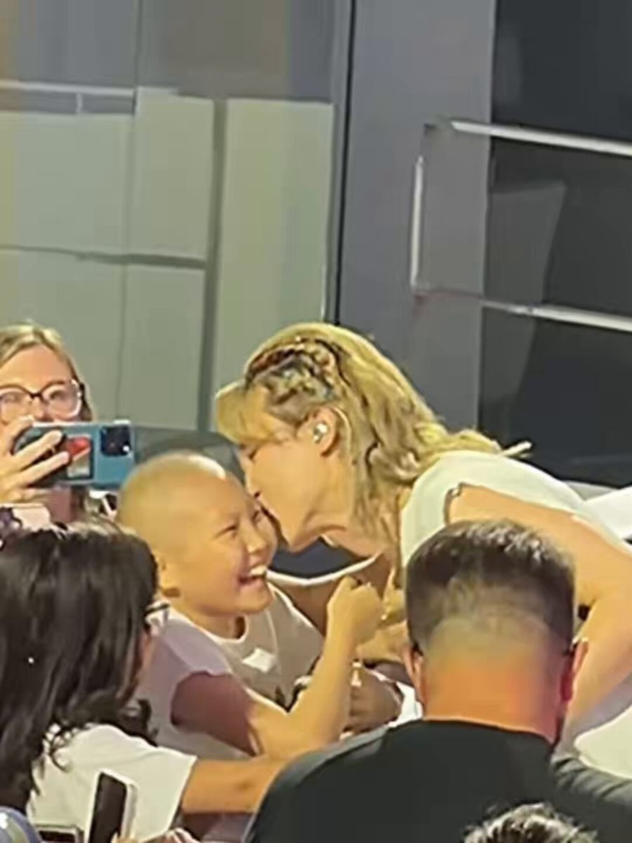 Jimin comforting fans