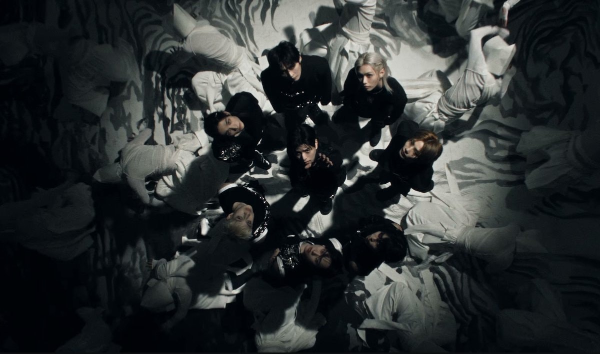 Stray Kids Run It Spotify debut (photo 2 of 2)