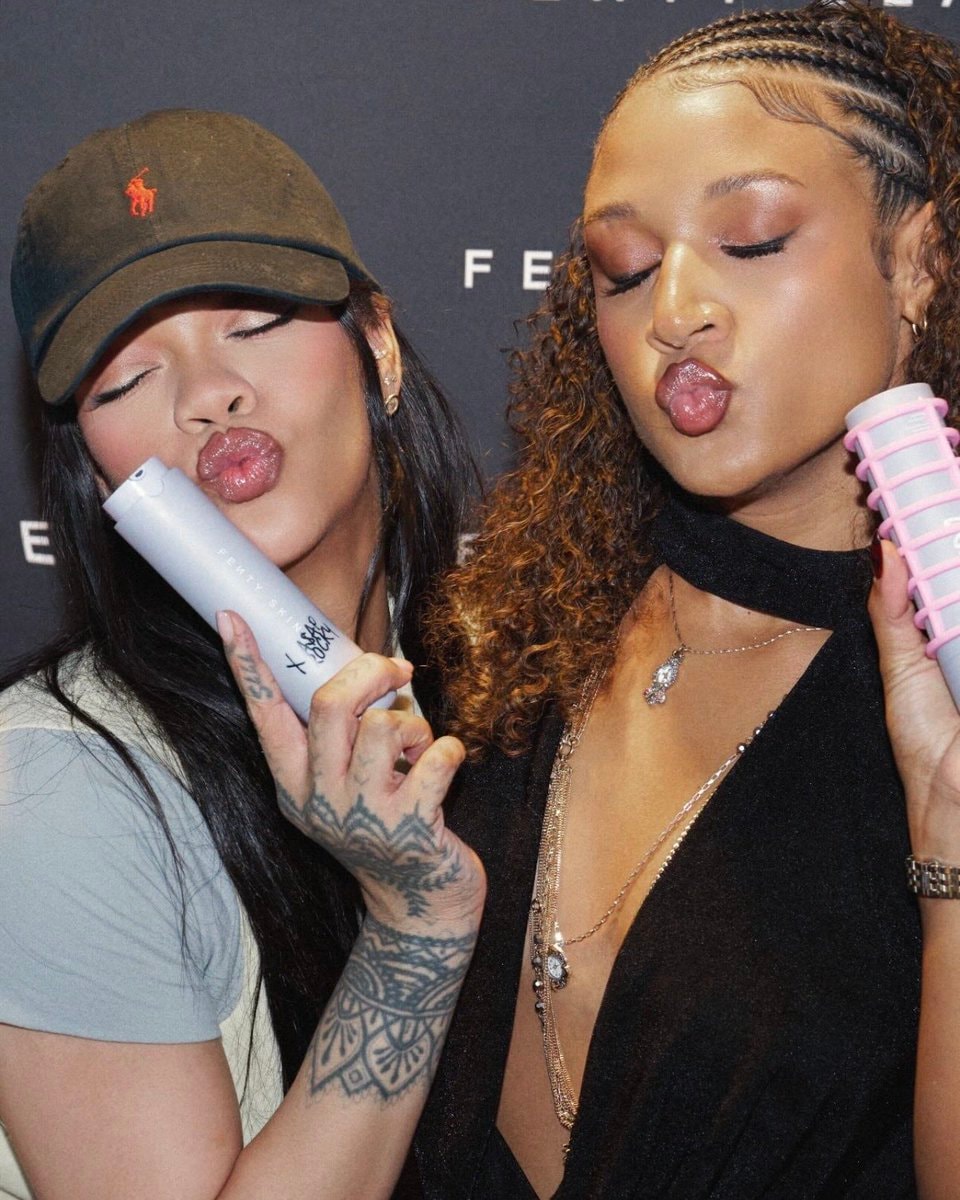 Rihanna and Leigha Christine selfie