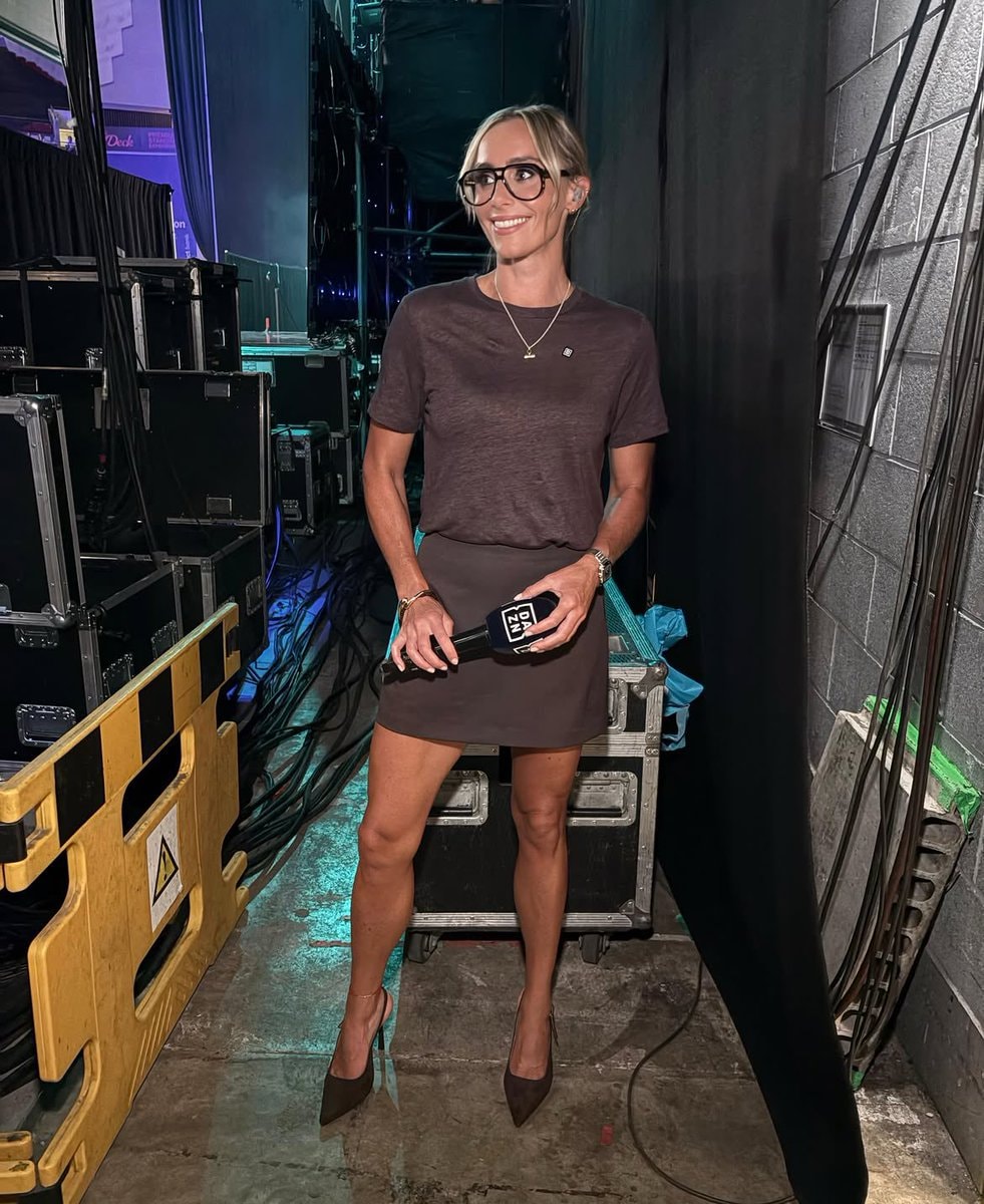 Anna Woolhouse backstage DAZN (photo 3 of 3)