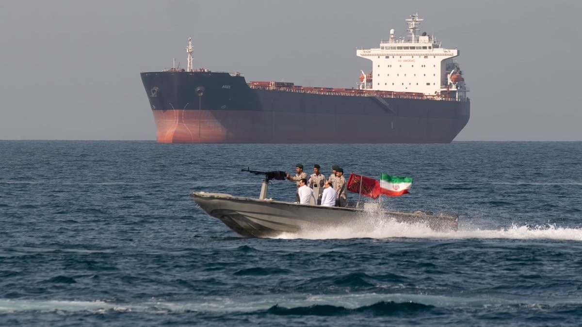 Oman Strait of Hormuz transit fees (photo 2 of 2)